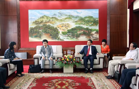 邓副主席与JICA代表团进行会谈。