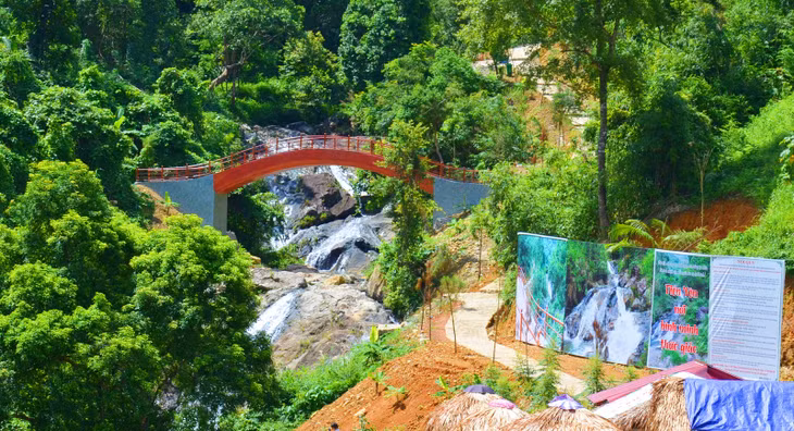 白水瀑布是先安县最有吸引力的旅游景点之一。