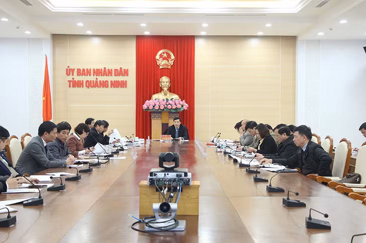 会议全景。