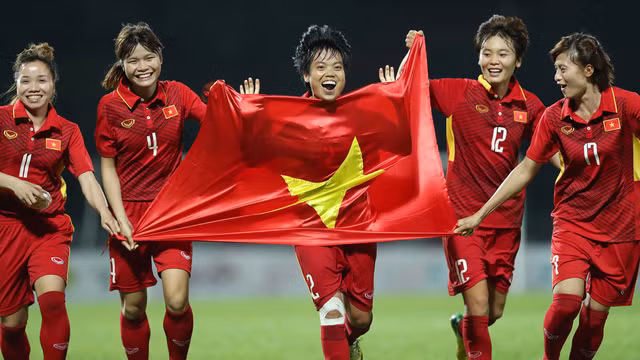 越南女子足球队第五次夺得东南亚运动会冠军是十大文化体育旅游事件之一。