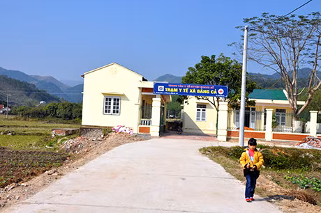 Trạm Y tế xã Bằng Cả (Hoành Bồ) được xây dựng khang trang.