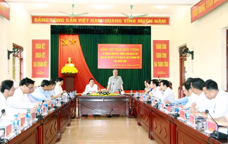 陈国旺同志在与广安市前安乡政府举行工作会议上希望前安乡以及广安市党员、干部和广大人民继续发扬革命精神，团结努力，胜利落实我党各级大会决议。