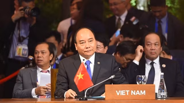 阮春福总理在会上讲话。（图片来源：VGP）