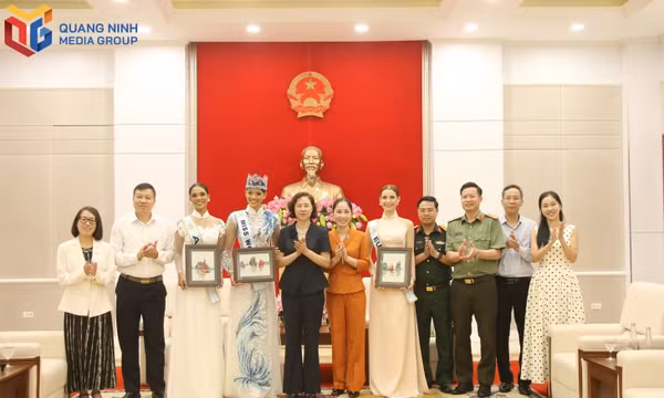广宁市人民委员会副主席武氏梅英会见2026年世界小姐大赛前三甲