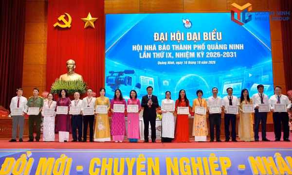 广宁市新闻工作者协会第九次代表大会举行第一次会议