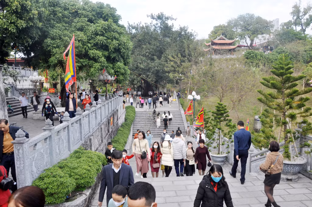 仅在翁门祠，从腊月30日至今已迎接游客量4万多人次。