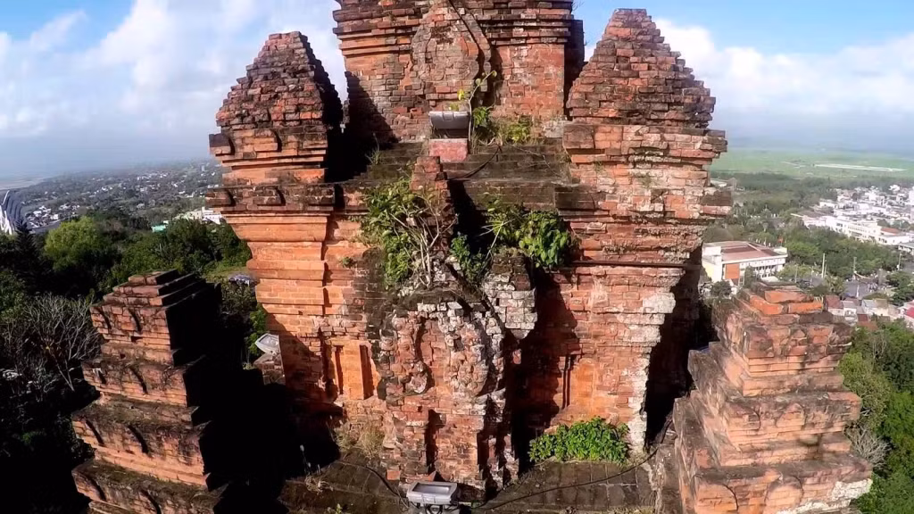 占婆古塔 Tháp cổ Champa