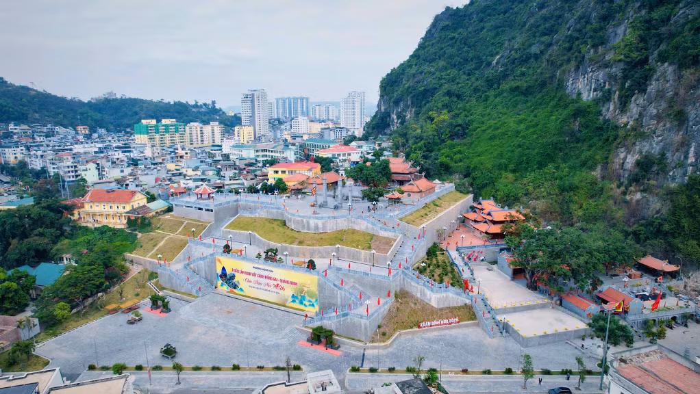 2024年初，诗篇山文化区广场、绿化及技术基础设施建设项目暨陈国巘德翁庙扩建、修缮与翻新工程正式启动。