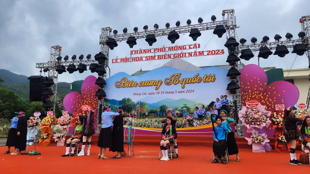 附图。