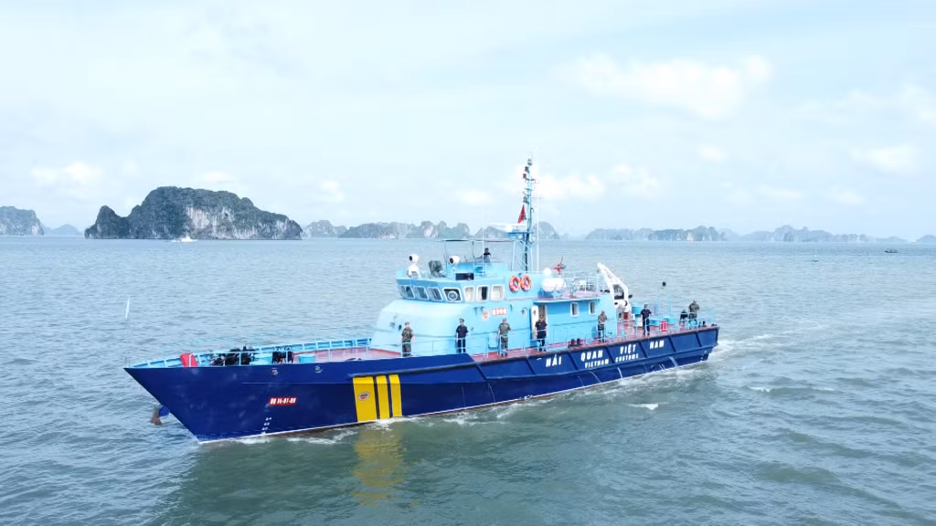 海关力量在海上巡查。