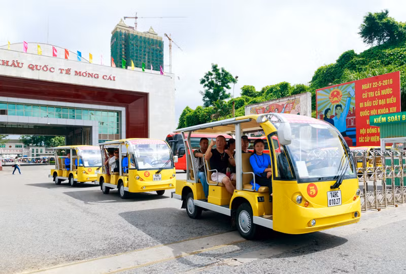 芒街市力争2023年迎接150万游客人次的目标。