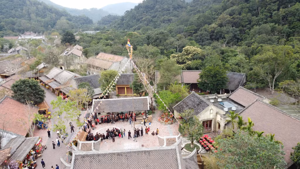 ”越南古村的春节风采“活动在汪秘市上安公娘村举行。