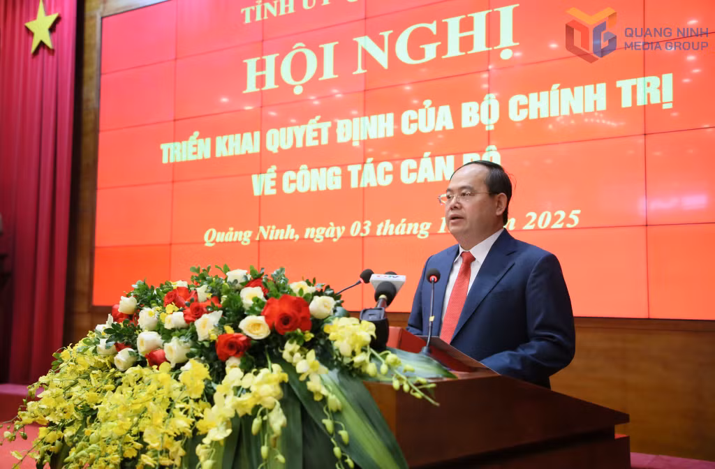 广宁省省委书记管明强发表就职讲话。