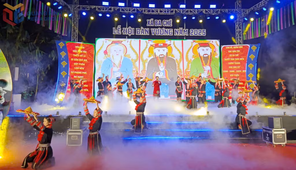 艺术节目《盘王神话 – 太阳之梦》生动再现了瑶族祖先的故事。