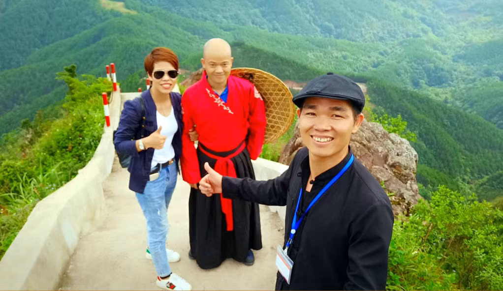 黄文三经常在脸书社交网上介绍平辽的风土人情。