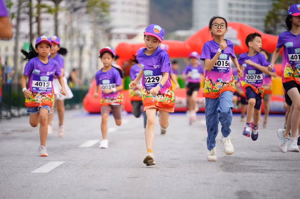 下龙Kun马拉松比赛在下龙市举行 ảnh 7