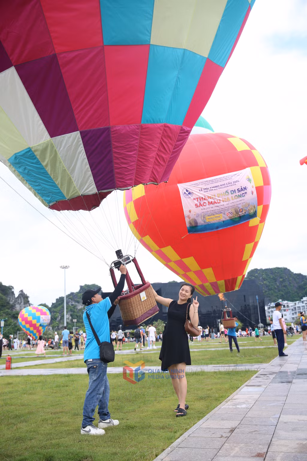 广宁省下龙市：热气球满天飞翔 ảnh 7