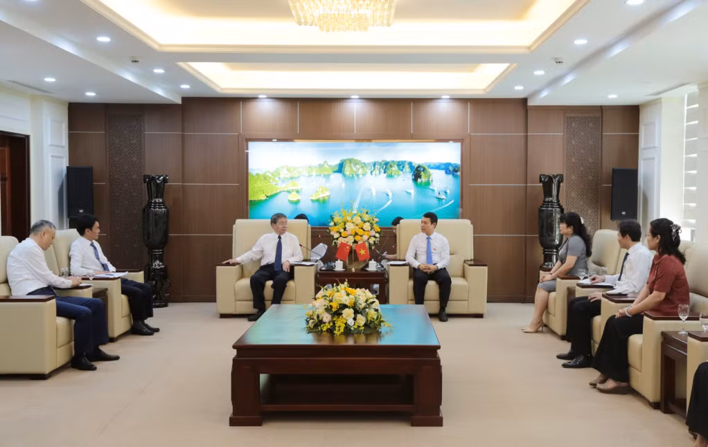 会见现场