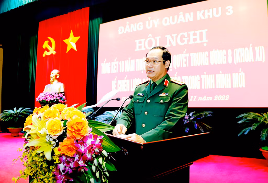 越共中央委员、国防部副部长武海产上将在会上发表重要讲话。