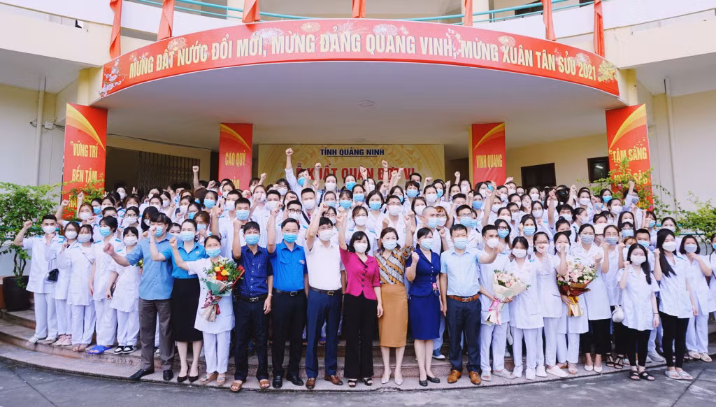 广宁医务人员出征仪式。
