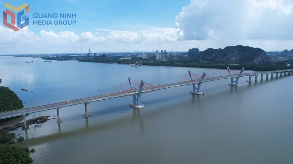 连接广宁 - 海防 - 河内经济主轴的林滩桥投入使用后，为民众和企业的发展提供了巨大便利。