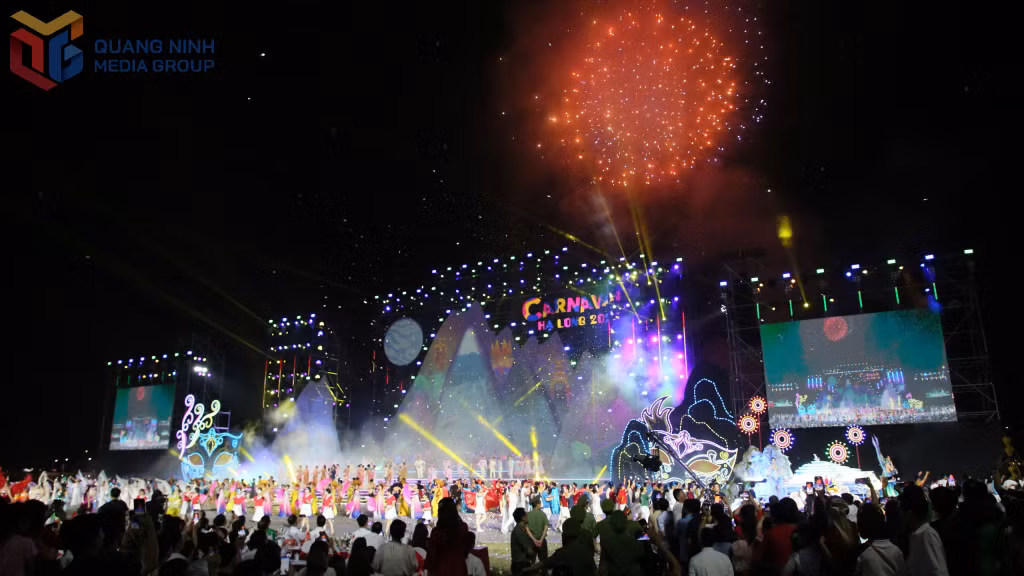 2025年下龙狂欢节吸引了大量市民和游客前来参与。