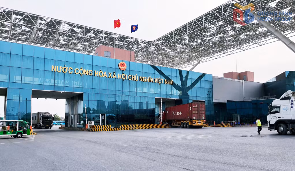 广宁省注重同步投资建设智慧口岸基础设施，为快速、顺畅的进出口活动创造条件。