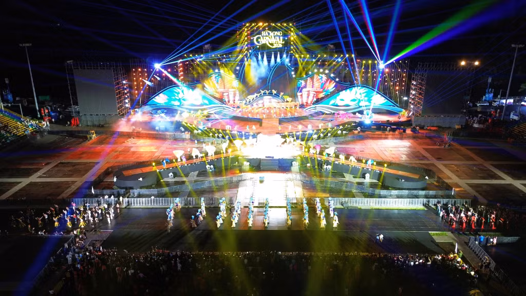 2026年下龙狂欢节舞台全景。