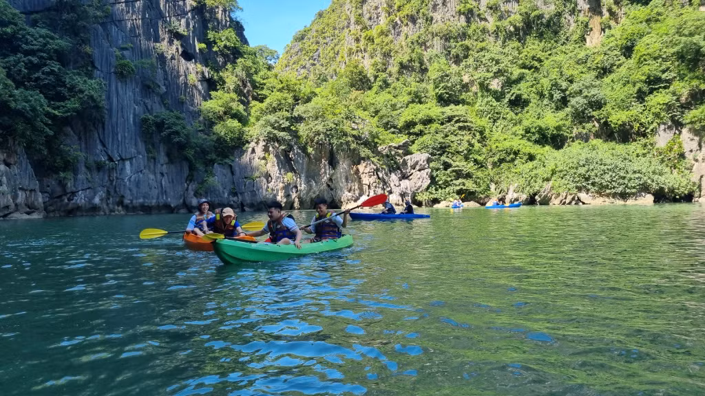 下龙湾大部分旅游路线已重新开放迎接游客。