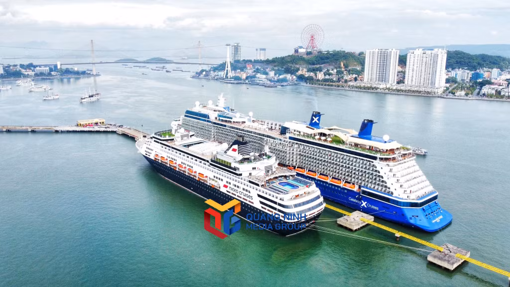 下龙国际游船港迎来承载近3700名游客的两艘豪华游轮