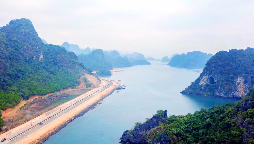 下龙-锦铺沿海路线。