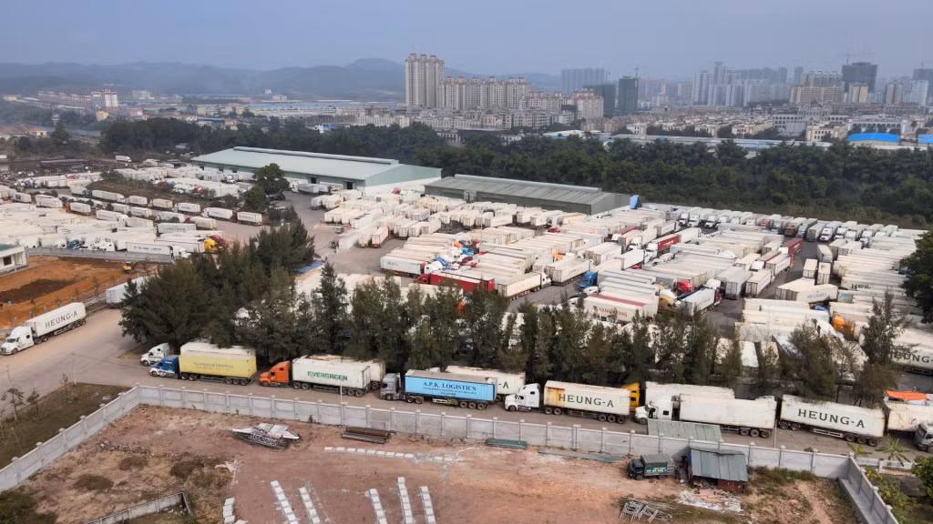 芒街市各口岸恢复通关将有效解决边界地区货物拥堵。