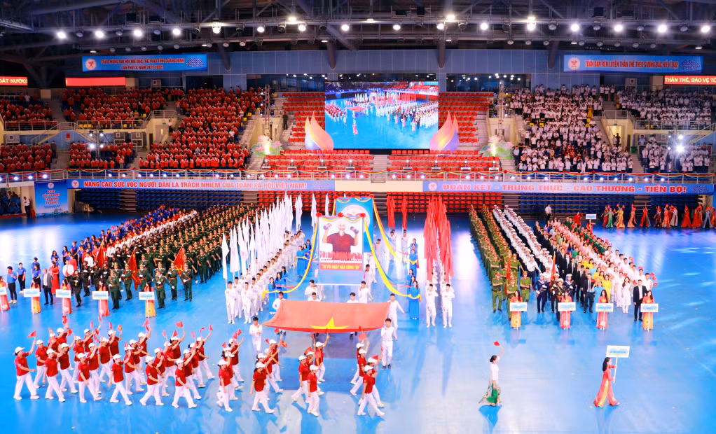 来自各市县的运动员踊跃参加运动大会。