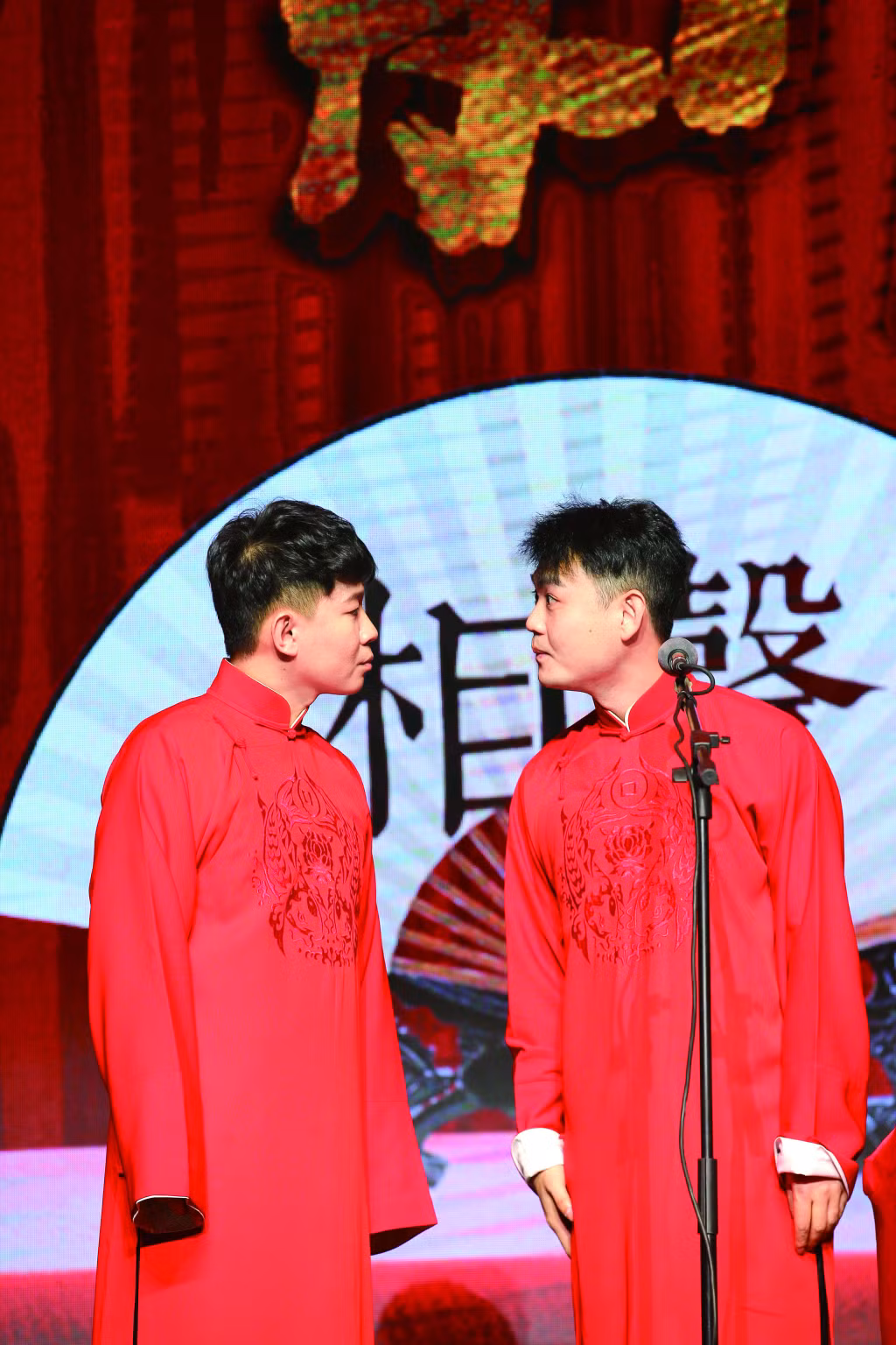 “剧场风”掀起！越来越多年轻人愿做“剧中人” ảnh 2