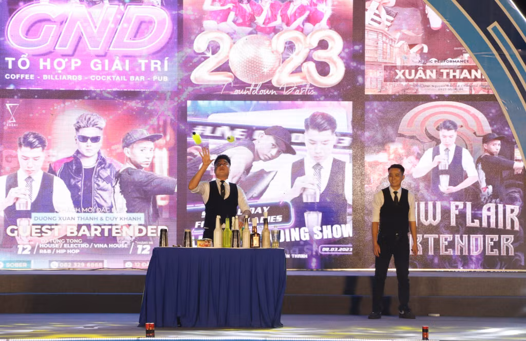 鸡尾酒调制表演