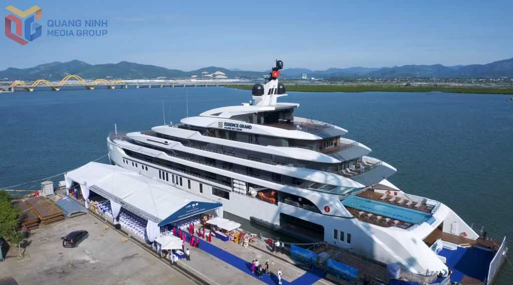 1号下龙湾Essence Grand Cruise 邮轮