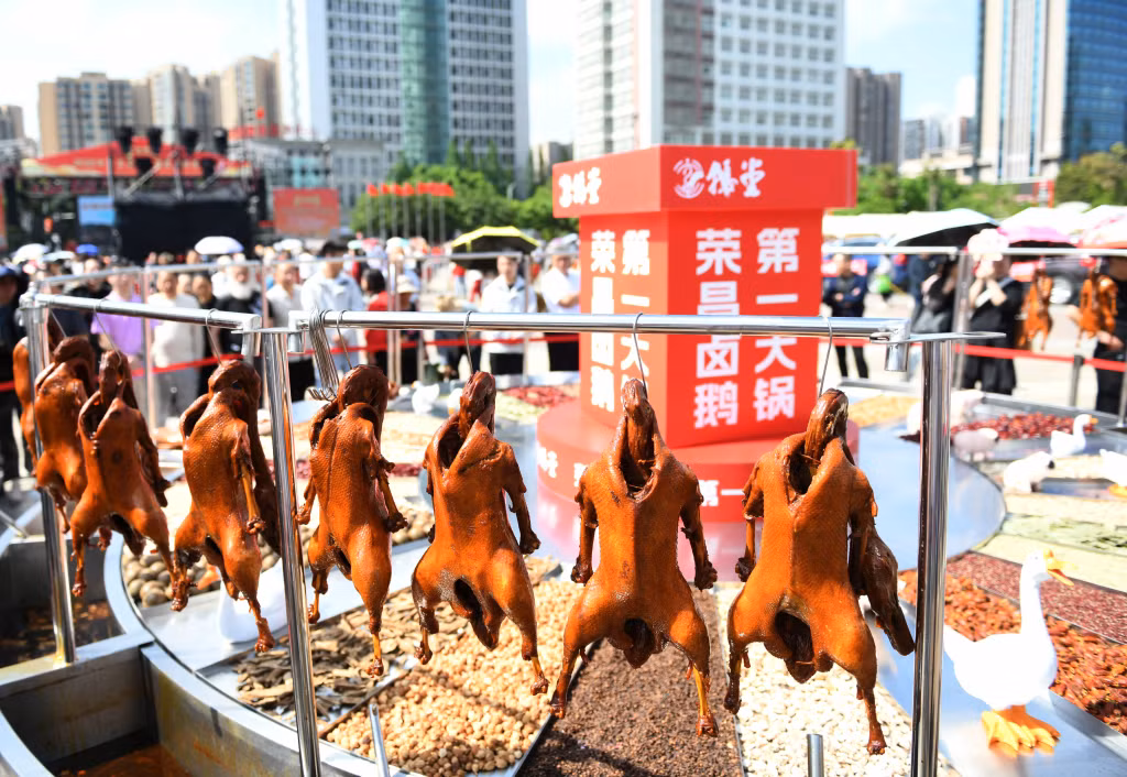 中国荣昌卤鹅香疯了!直接盘活一座城的流量 ảnh 1 中国荣昌卤鹅香疯了!直接盘活一座城的流量 ảnh 1