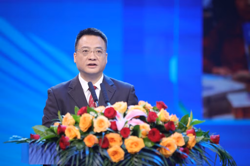 中国广西达译科技有限公司的董事、总经理温家凯
