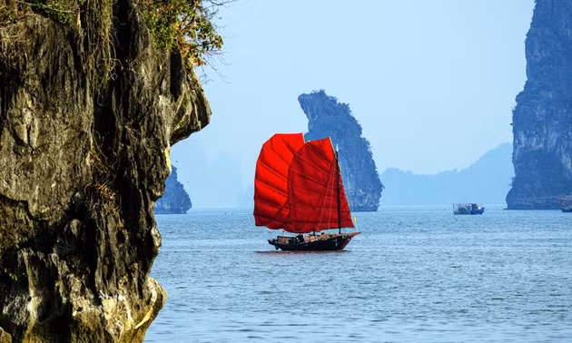 越南下龙湾那一抹抹红