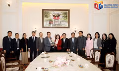越南广宁市工作代表团与越南驻俄罗斯大使馆举行工作会谈