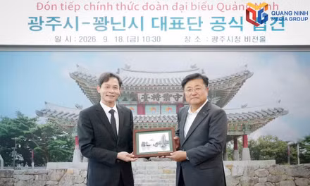 越南广宁市代表团与韩国京畿道广州市市长举行会谈