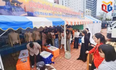 广宁市参加在日本旭川市举办的越南节