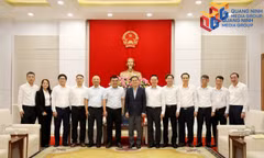 越南广宁市人民委员会主席裴文康礼节性会见中国投资商