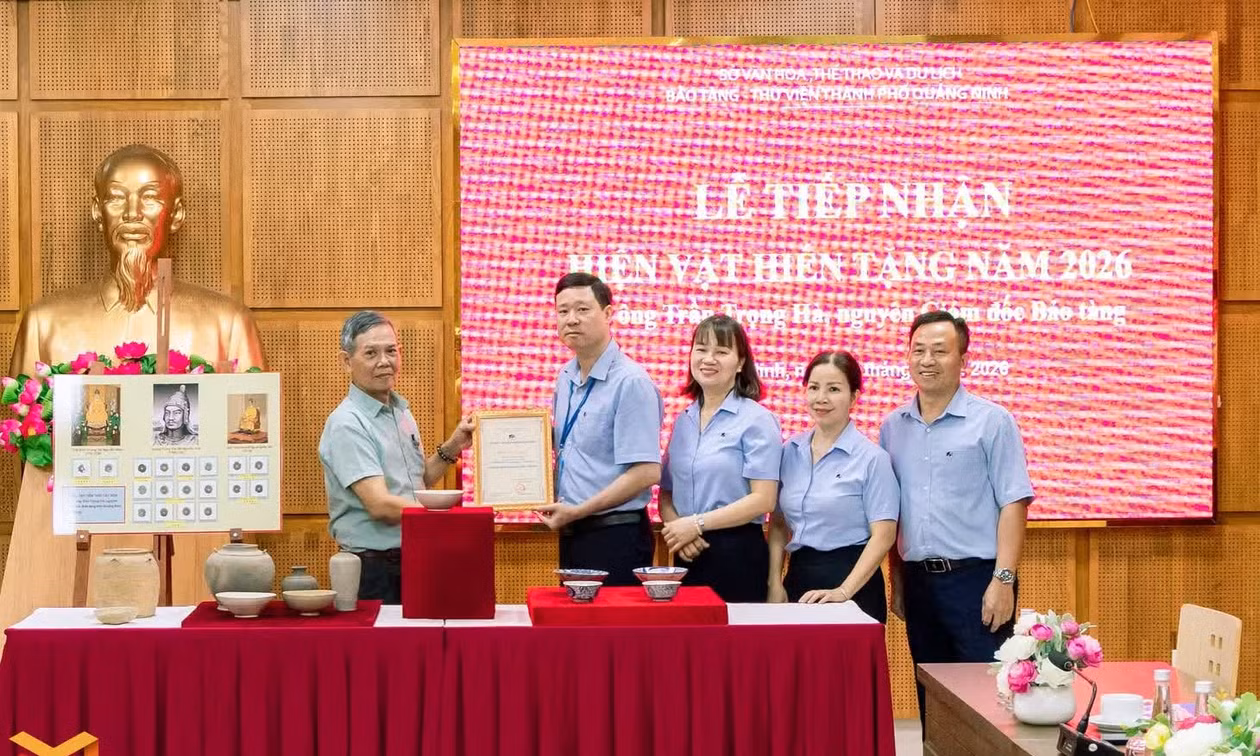 越南广宁市博物馆接收31件珍贵文物