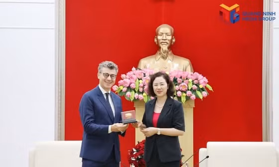 广宁市领导礼节性会见联合国教科文组织（UNESCO）驻越南代表处首席代表