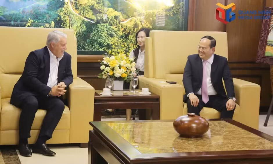 广宁市委书记管明强会见Nebula Energy、LNGVN、EVNGENCO3投资联合体代表团