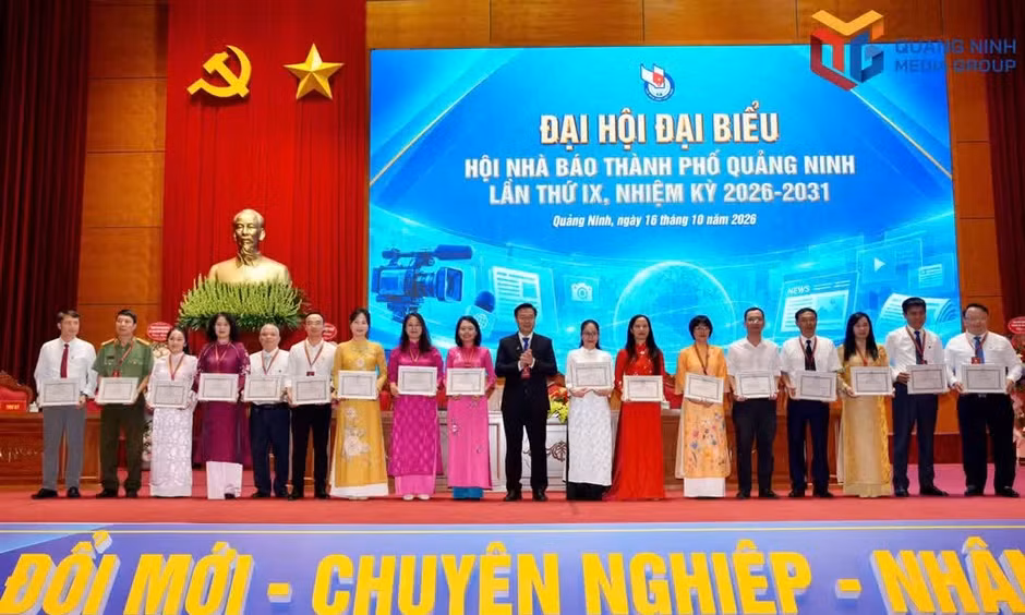 广宁市新闻工作者协会第九次代表大会举行第一次会议