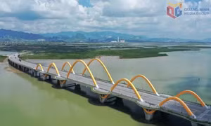 继情爱桥与黎明桥之后，广宁市继续推进陆门大桥的研究与投资，旨在为释放陆门湾的发展潜力注入强劲动能。