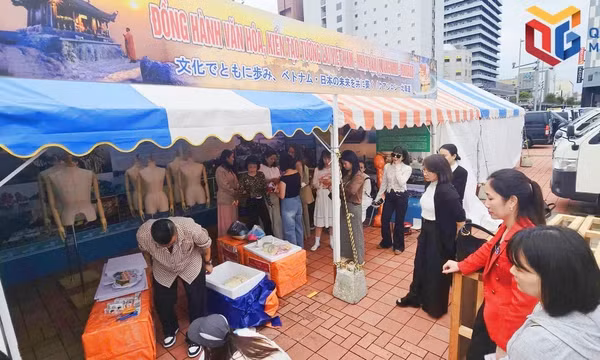 广宁市参加在日本旭川市举办的越南节