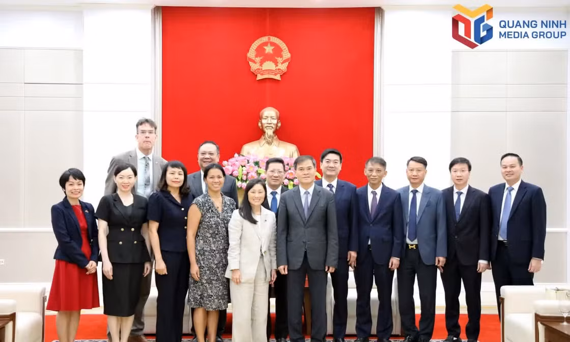 广宁市人民委员会主席礼节性会见美国驻越南特命全权大使